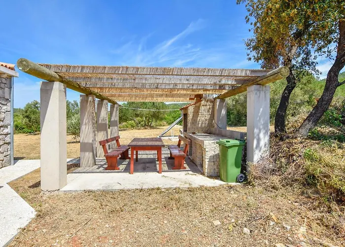 Дом отдыха House Coral Пашман