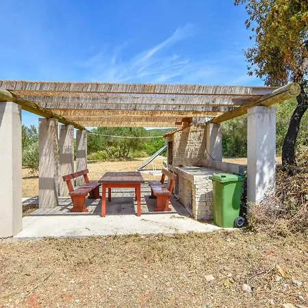 בית נופש House Coral Pašman